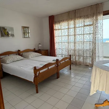 Obzor, Orkinos אובזור