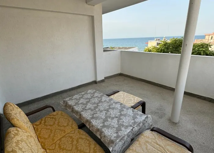 Obzor, Orkinos 公寓